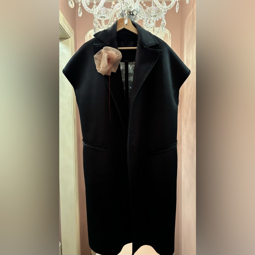 🇨🇦Marie Saint Pierre Elegant Black Sleeveless Coat
